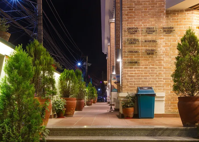 Ambassador By Ace Hotels, 4*