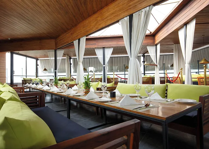 Hotel Ambassador By Ace Hotels,